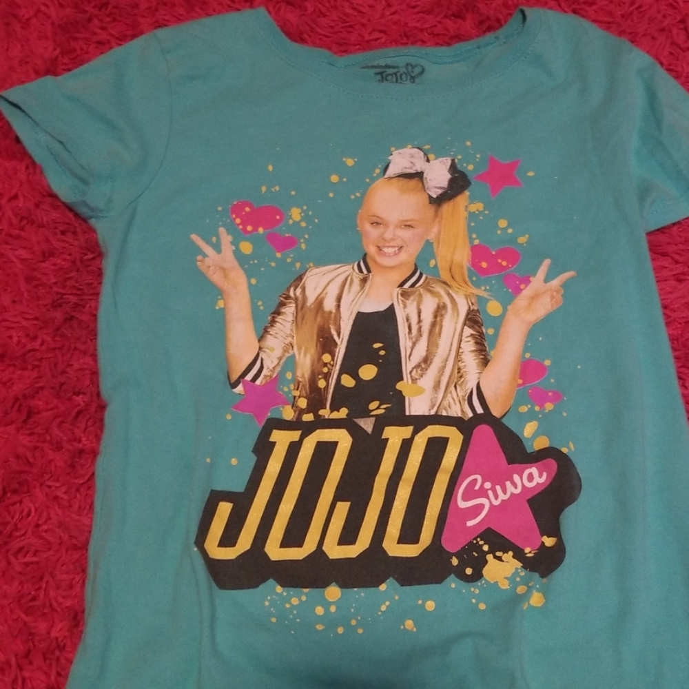 Jojo siwa shirt and bow